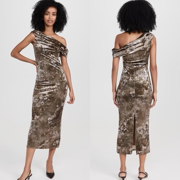 Moon River Dresses & Skirts - Moon River Off The Shoulder Brown Velour Bodycon Dress Sz L Mob Wife Y2K